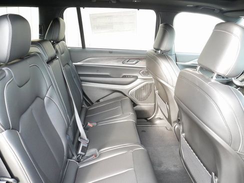 New 2025 Jeep Grand Cherokee L Limited w/ Luxury Tech Group II image 27