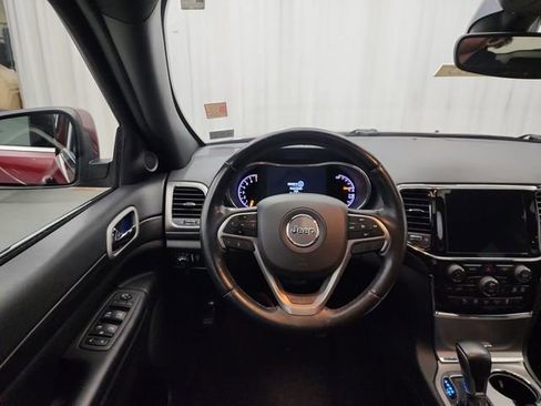 Used 2022 Jeep Grand Cherokee Laredo X image 12