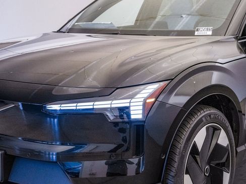 New 2025 Volvo EX30 Ultra w/ Protection Package Premier image 9