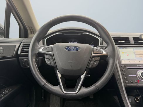 Used 2019 Ford Fusion Titanium image 13