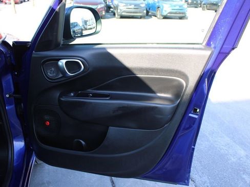 Used 2018 FIAT 500L Pop w/ Popular Equipment Group image 18