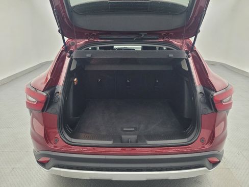 Used 2025 Chevrolet Trax LT FWD image 29
