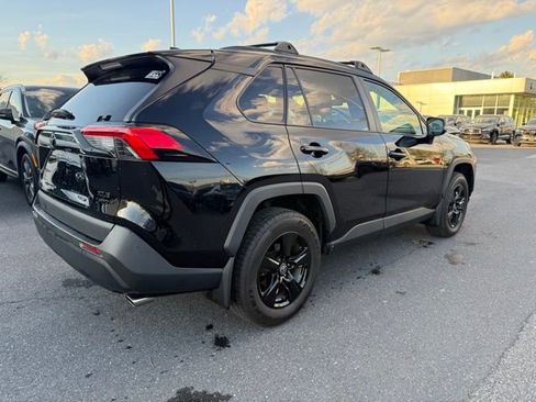 Used 2021 Toyota RAV4 XLE w/ Convenience Package image 13