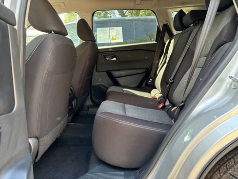 Used 2025 Nissan Rogue SV image 27