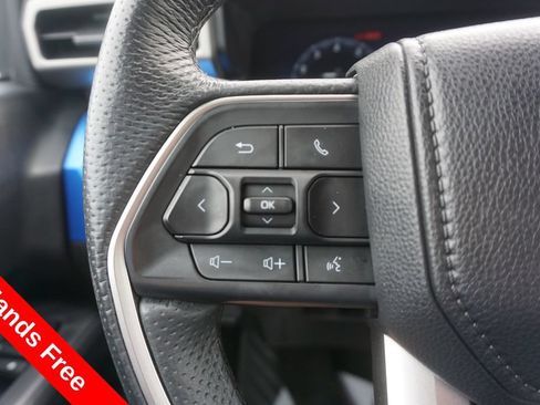 Certified 2025 Toyota Tacoma TRD Off-Road AWD/4WD image 4