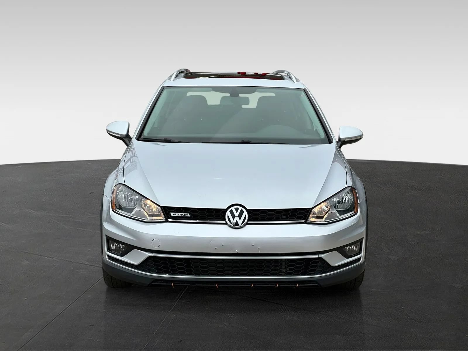 Used 2017 Volkswagen Golf Alltrack SE AWD/4WD image 2