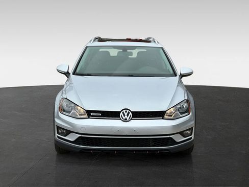 Used 2017 Volkswagen Golf Alltrack SE AWD/4WD image 2
