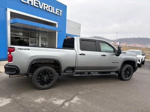 Used 2025 Chevrolet Silverado 2500 Custom w/ Custom Value Package image 3