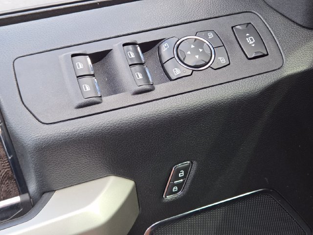 Used 2019 Ford F250 Lariat w/ Chrome Package AWD/4WD image 24