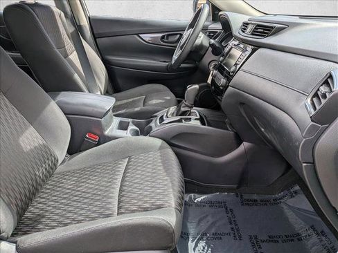 Used 2019 Nissan Rogue S image 21