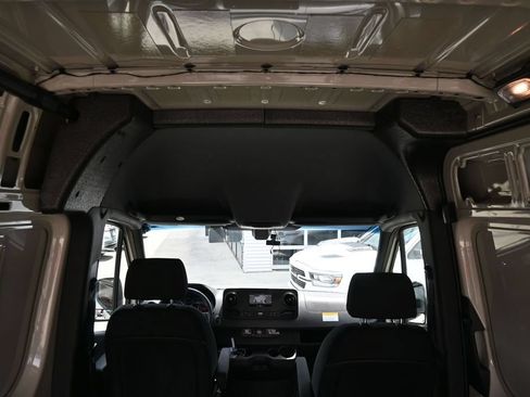 Used 2024 Mercedes-Benz Sprinter 2500 image 24