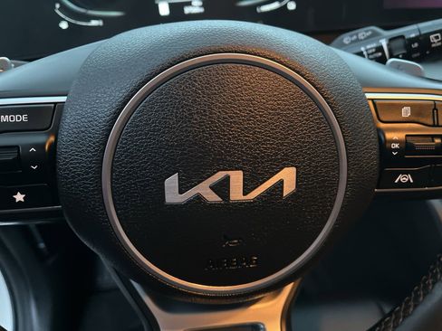 Used 2023 Kia Sportage EX image 30