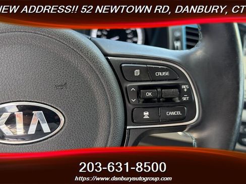 Used 2017 Kia Niro Touring w/ Advanced Technology Package FWD image 19