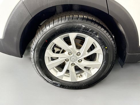 Used 2021 Hyundai Tucson SE image 32