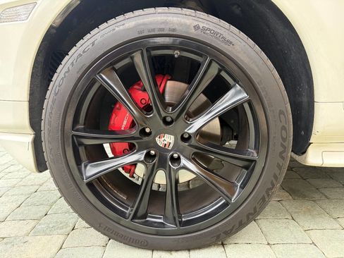 Used 2008 Porsche Cayenne Turbo image 41