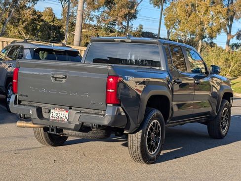 Used 2025 Toyota Tacoma TRD Off-Road image 13