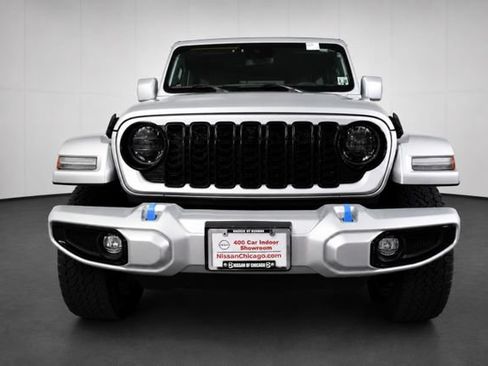 Used 2024 Jeep Wrangler High Altitude AWD/4WD image 2