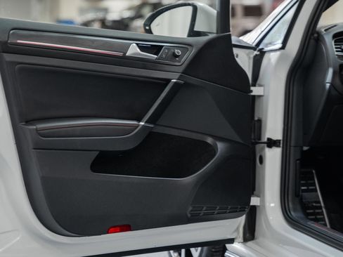 Used 2020 Volkswagen GTI SE image 46