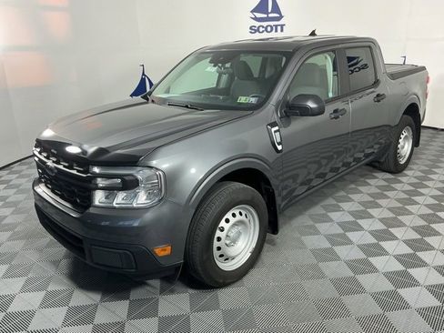 Used 2023 Ford Maverick XL image 3