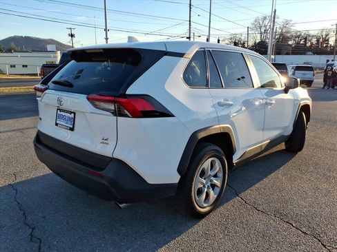 Used 2024 Toyota RAV4 LE image 4