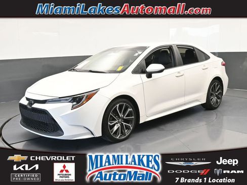 Used 2020 Toyota Corolla LE image 1