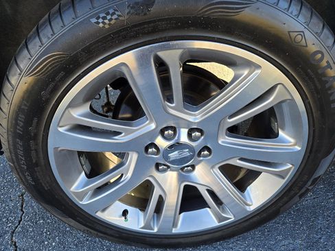 Used 2019 Cadillac Escalade Luxury image 10