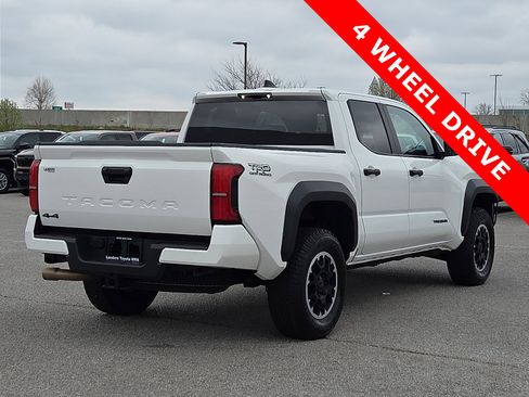 Used 2024 Toyota Tacoma TRD Off-Road image 5