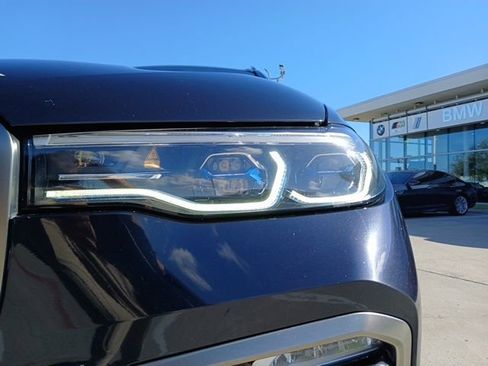 Used 2022 BMW X7 M50i image 4
