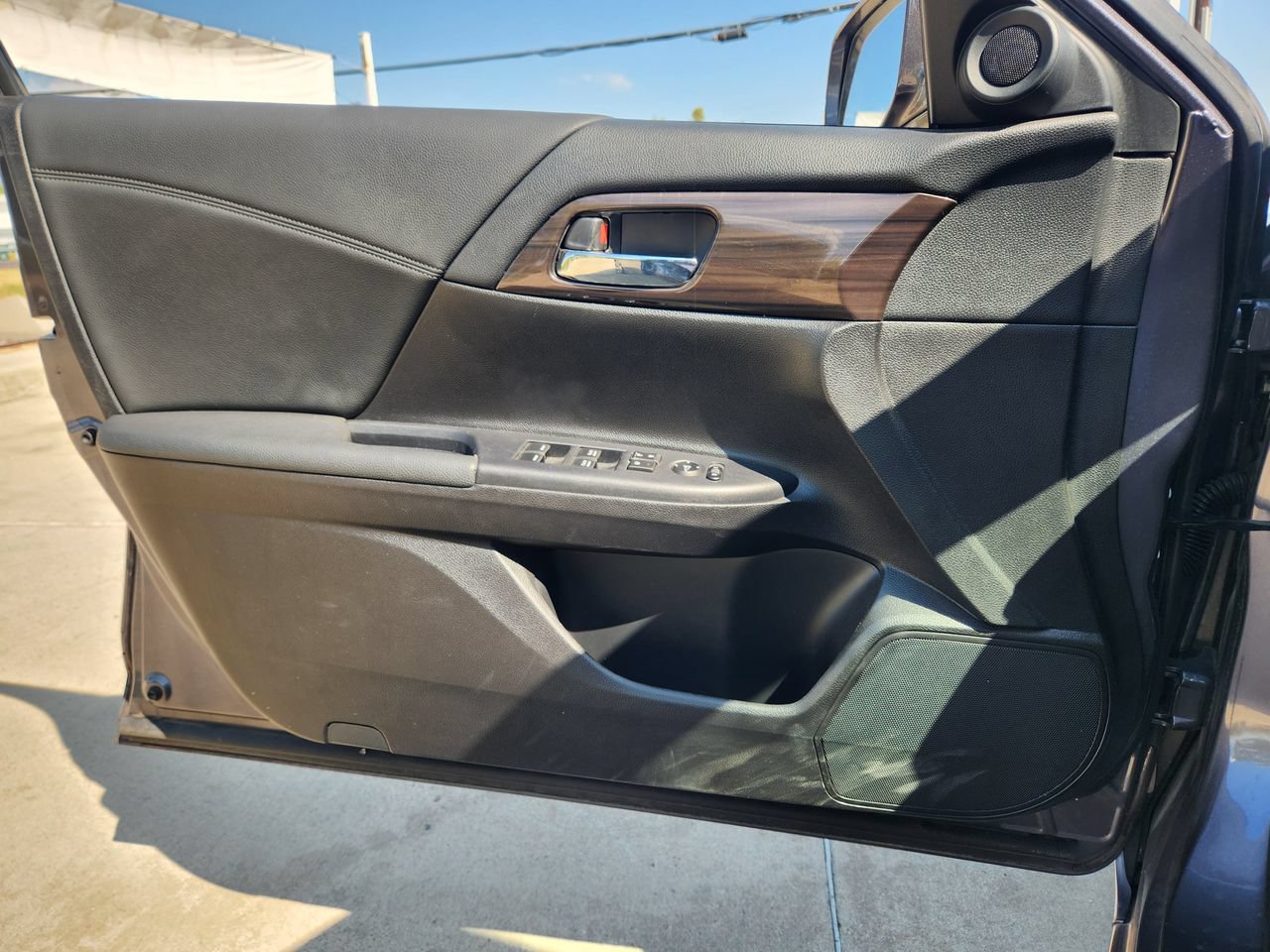 Used 2017 Honda Accord EX image 16