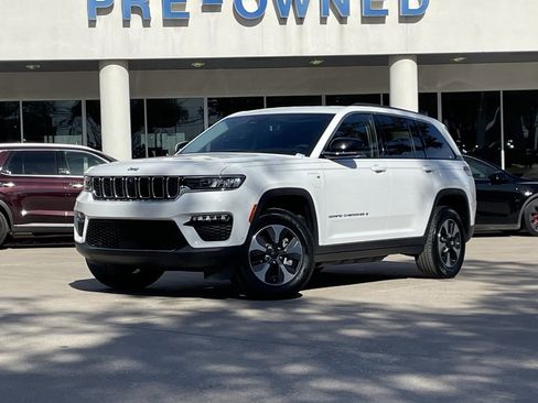Used 2022 Jeep Grand Cherokee Limited 4xe w/ Luxury Tech Group II image 2