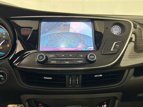 Used 2017 Buick Envision Essence FWD image 22