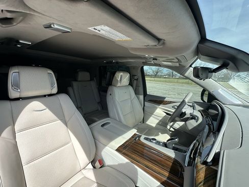 Certified 2023 Cadillac Escalade Premium Luxury Platinum image 10