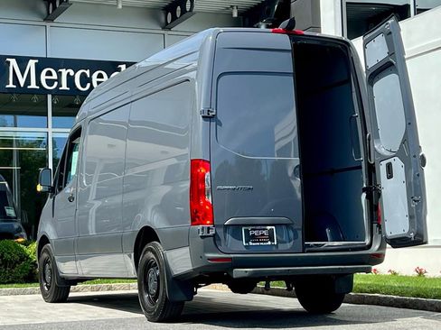 Used 2025 Mercedes-Benz Sprinter 2500 image 8