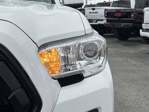 Used 2023 Toyota Tacoma SR AWD/4WD image 9