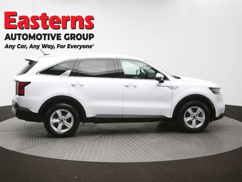 Used 2022 Kia Sorento LX FWD image 43