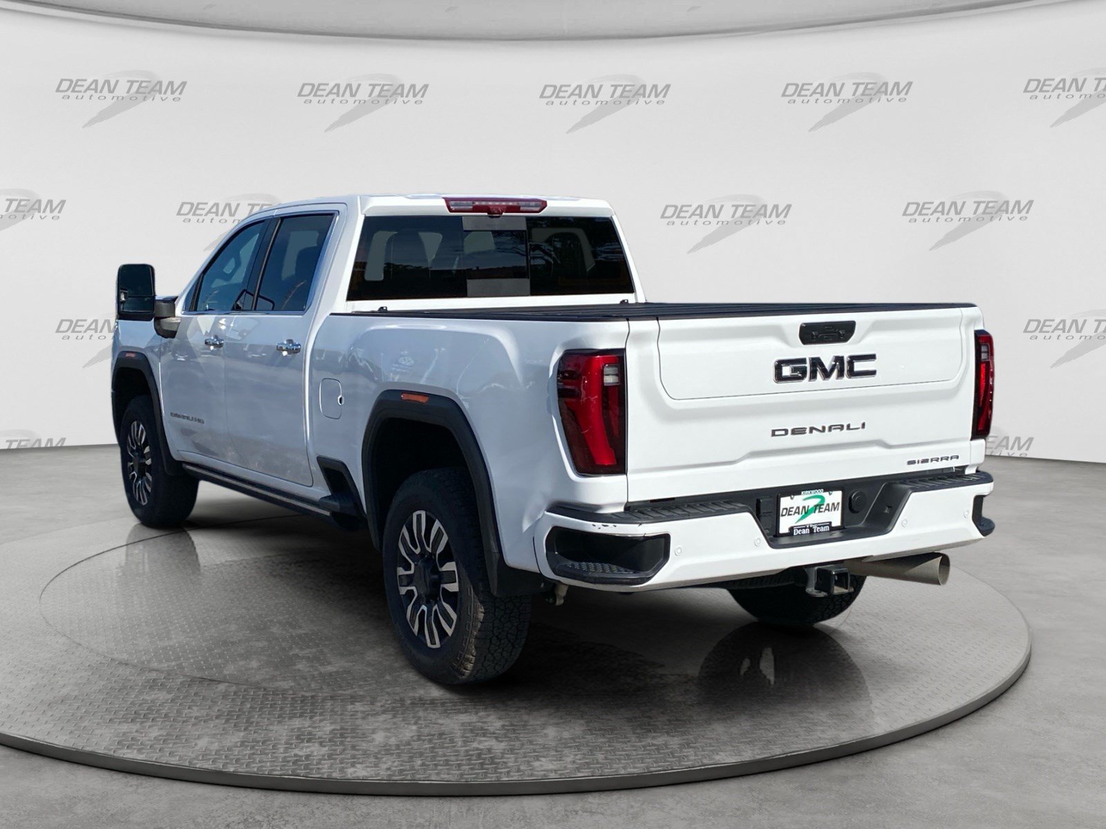 Used 2024 GMC Sierra 2500 Denali Ultimate AWD/4WD image 6