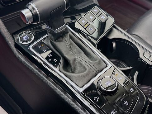 Used 2024 Kia Sportage SX image 17