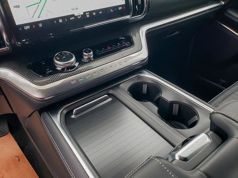 New 2025 Ford Expedition Max Platinum image 8