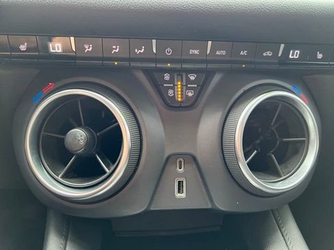 Used 2021 Chevrolet Blazer LT FWD image 27
