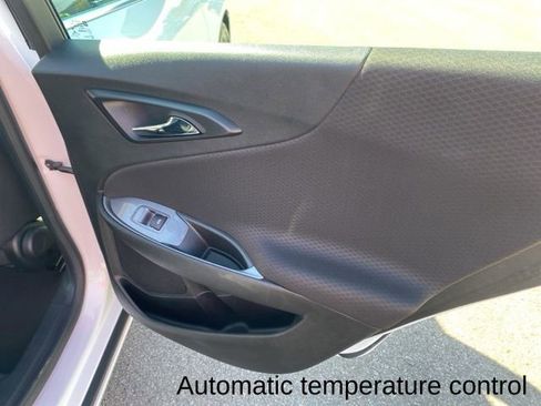 Used 2023 Chevrolet Malibu LT image 27