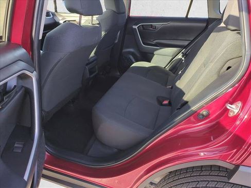 Certified 2021 Toyota RAV4 LE w/ Carpet Mat Package (TMS) AWD/4WD image 18