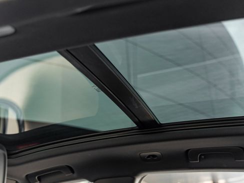 Used 2021 Porsche Macan S image 26