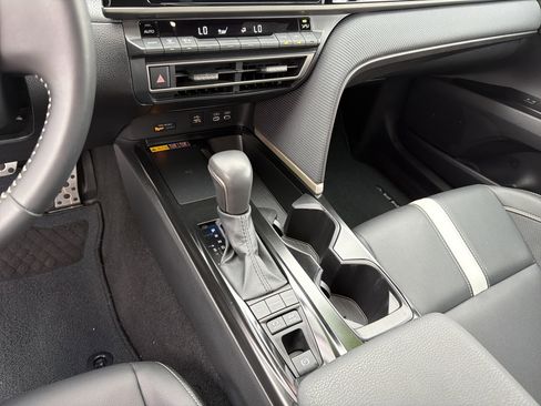 Certified 2025 Toyota Camry SE w/ Convenience Package image 8