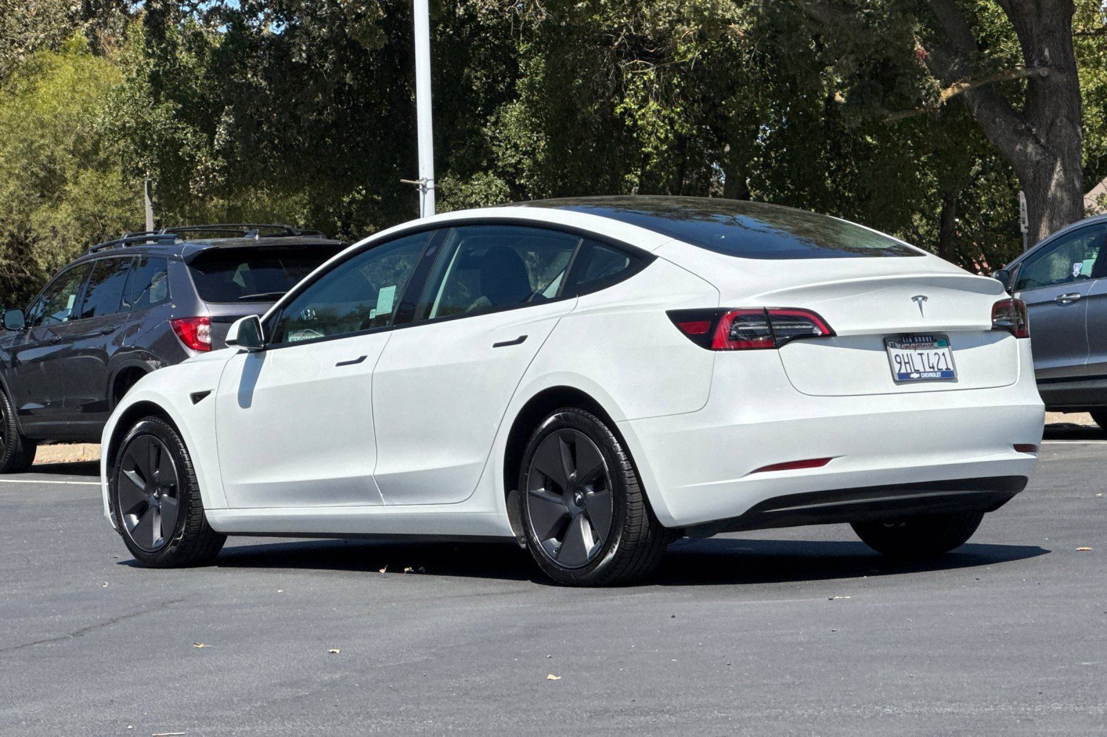 Used 2023 Tesla Model 3 Standard Range RWD image 5