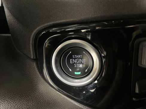 Used 2025 GMC Sierra 2500 SLT image 16