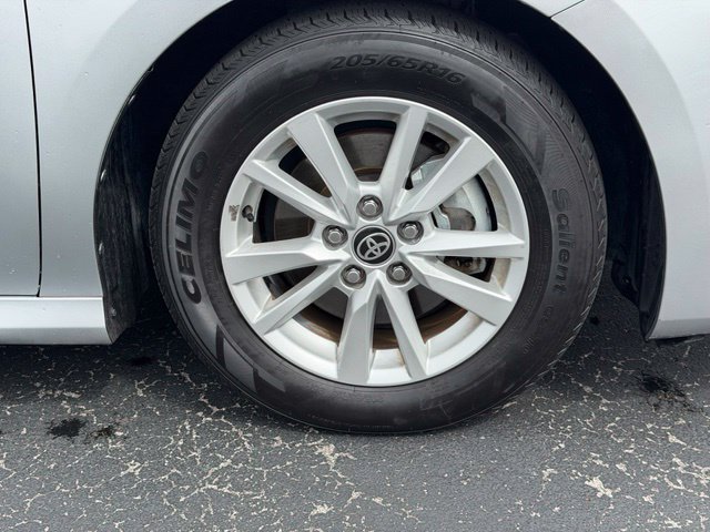 Used 2025 Toyota Camry LE FWD image 17