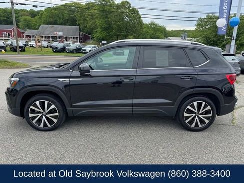 Certified 2023 Volkswagen Taos SE w/ Panoramic Sunroof Package AWD/4WD image 8