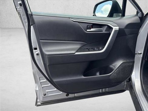 Certified 2025 Toyota RAV4 XLE FWD image 11