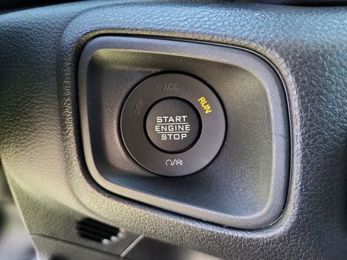 New 2025 Jeep Gladiator Willys image 28