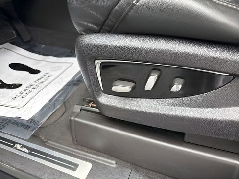 Used 2015 Cadillac Escalade Luxury image 27